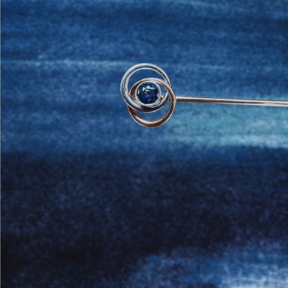 Vintage 14K White and Yellow Gold Sapphire Pin - Picture 2 of 6